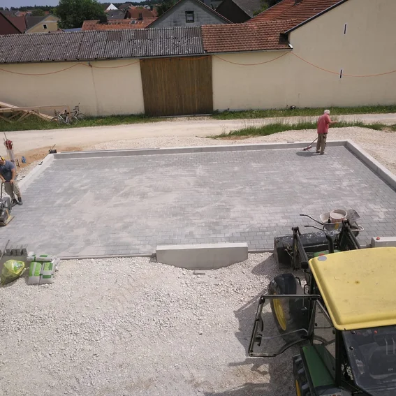 Fläche-Gepflastert.jpg